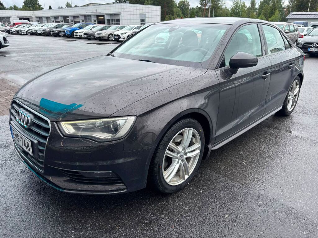 Audi A3 2015 Ruskea (beige)