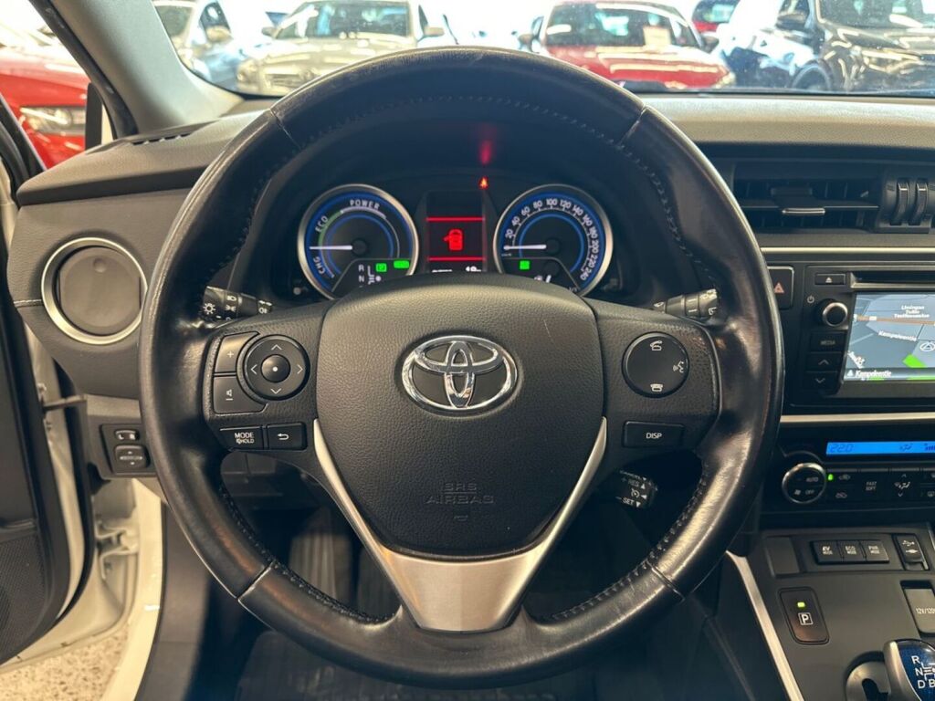 Toyota Auris 2015 Valkoinen