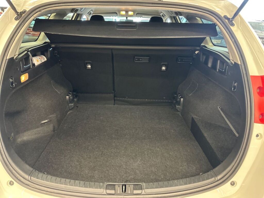 Toyota Auris 2015 Valkoinen