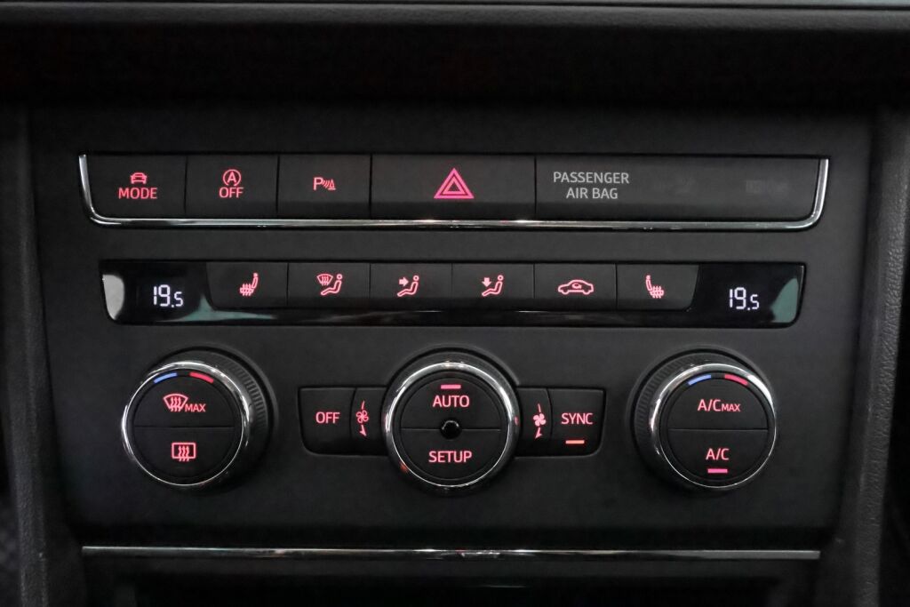 Seat Leon 2015 Vihreä