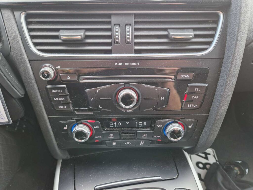 Audi A4 2015 Punainen