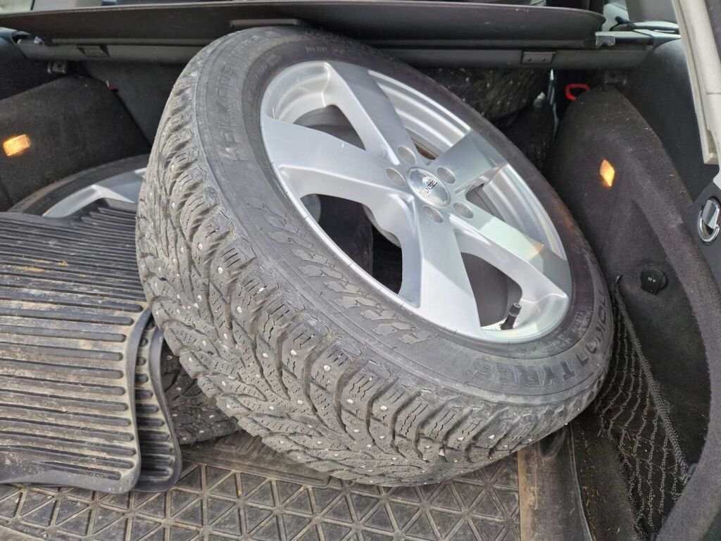 Audi A4 2015 Punainen
