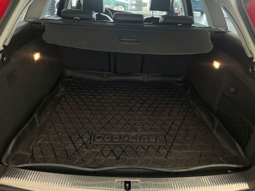 Audi A4 2015 Punainen