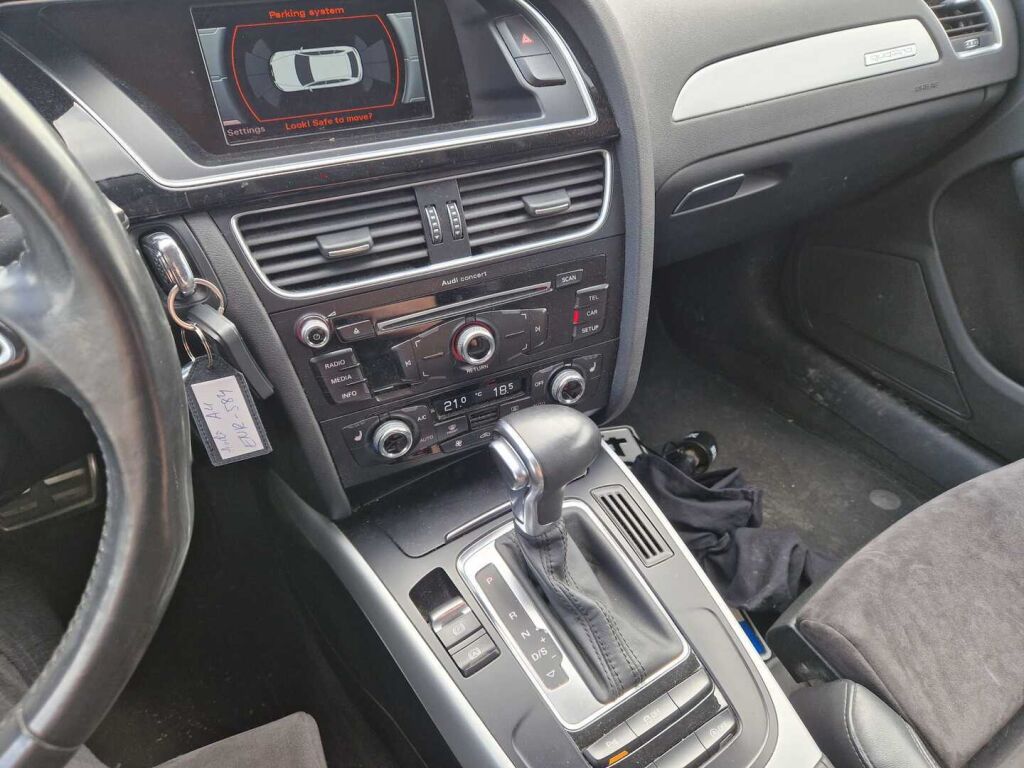 Audi A4 2015 Punainen