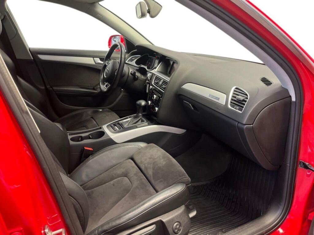 Audi A4 2015 Punainen