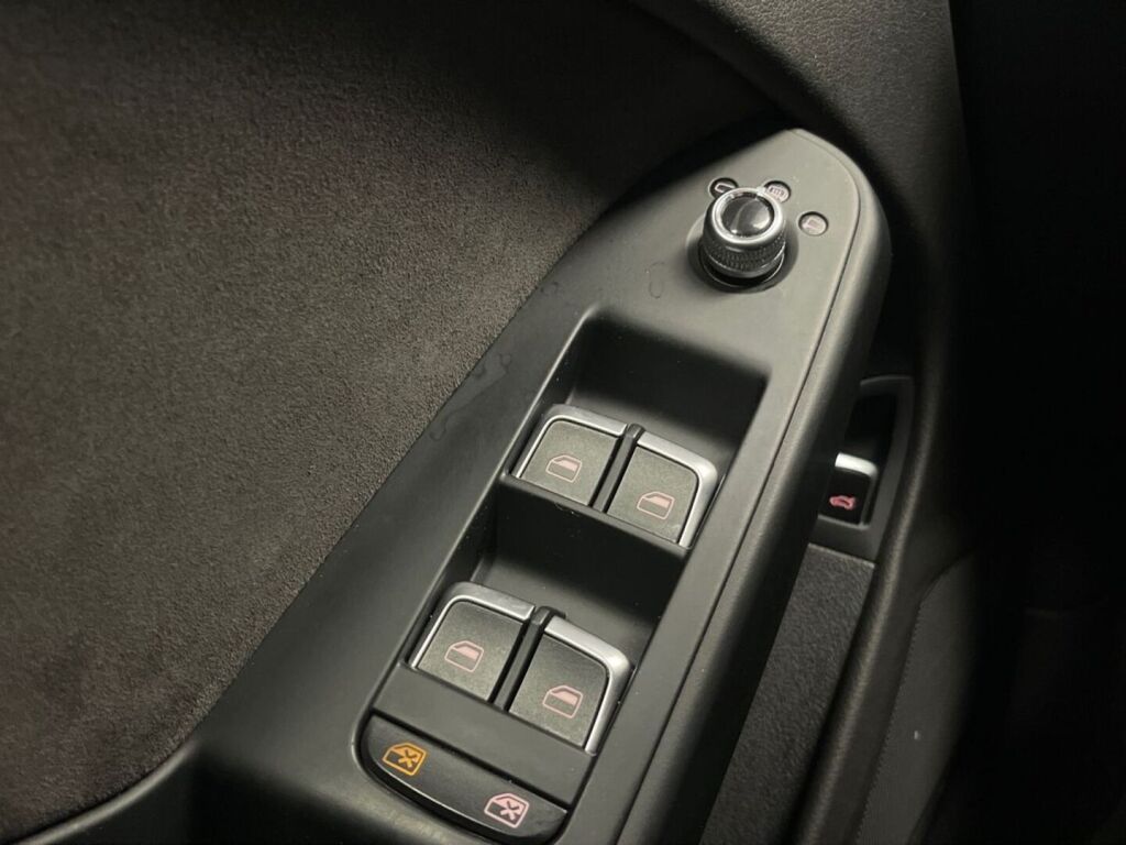 Audi A4 2015 Punainen