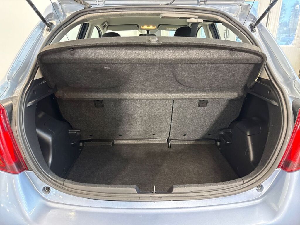 Toyota Yaris 2015 Sininen