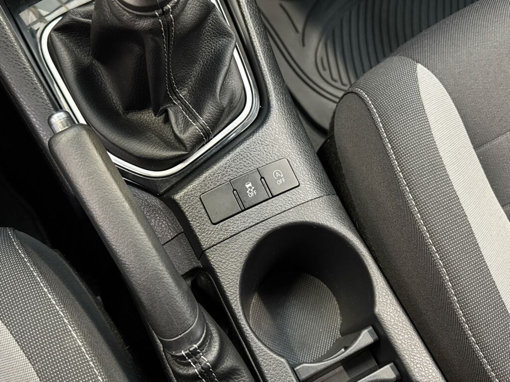 Toyota Auris 2016 Valkoinen