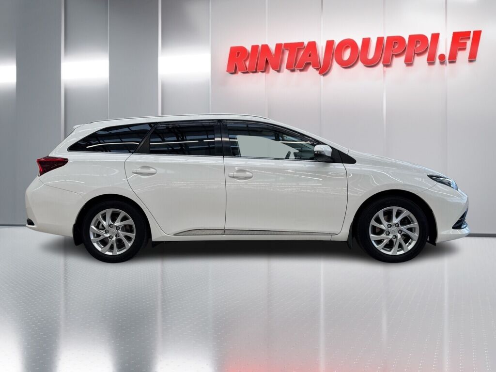 Toyota Auris 2016 Valkoinen