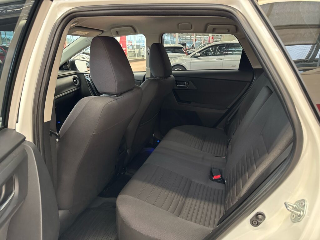 Toyota Auris 2016 Valkoinen