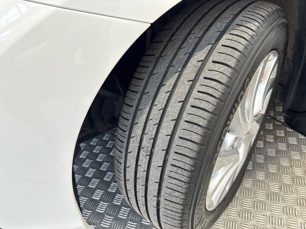 Toyota Auris 2016 Valkoinen