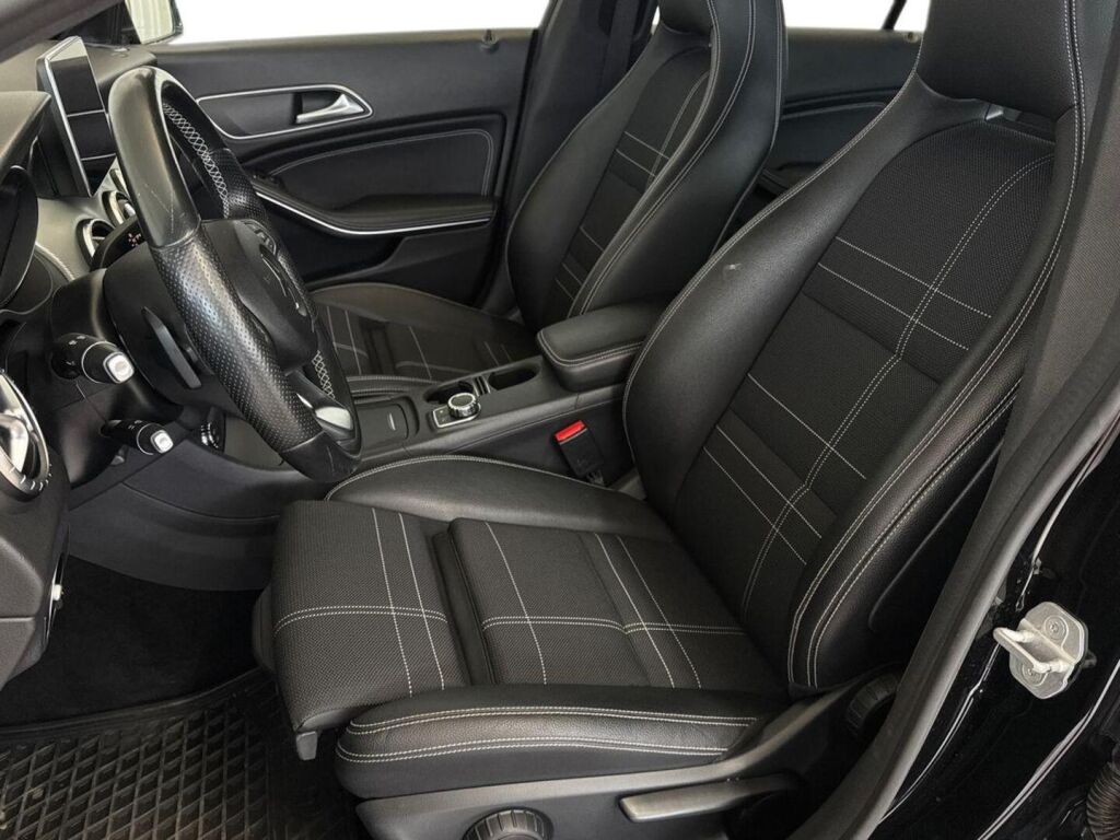 Mercedes-Benz CLA 2016 Musta