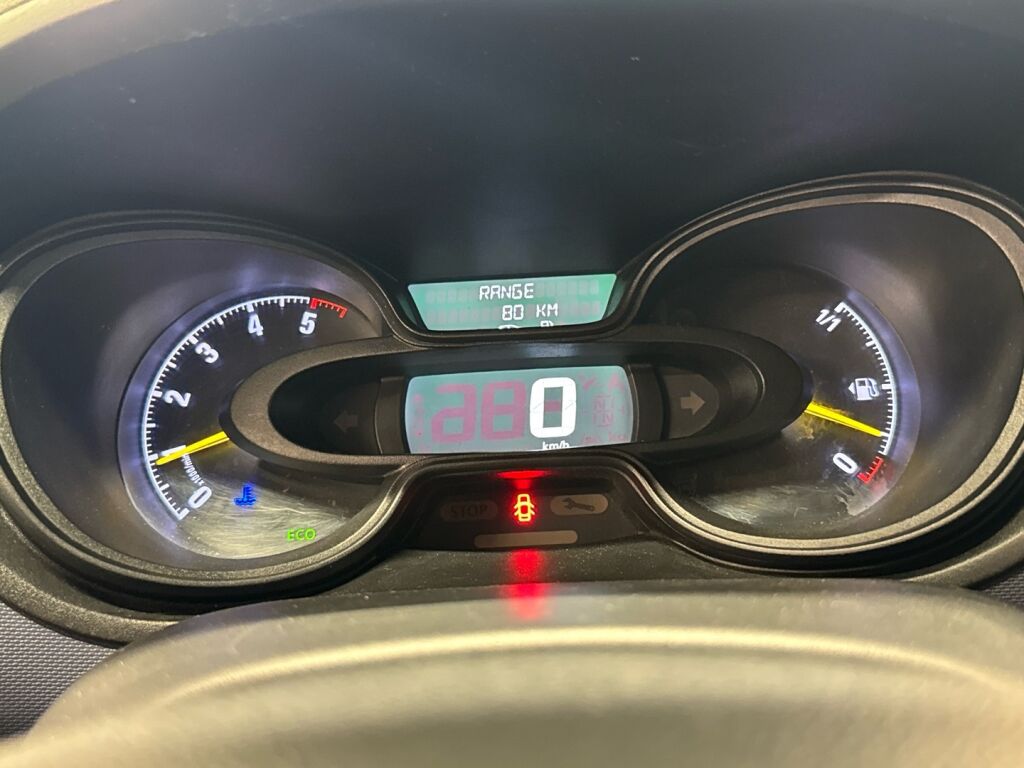 Opel Vivaro 2016 Valkoinen