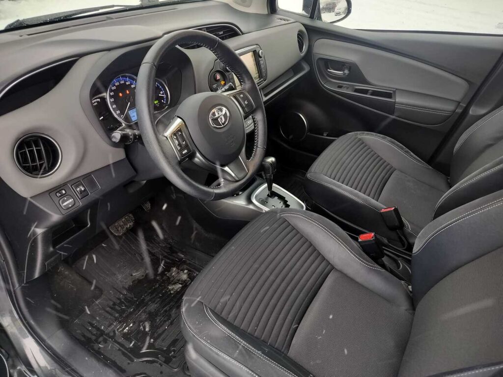Toyota Yaris 2016 Harmaa