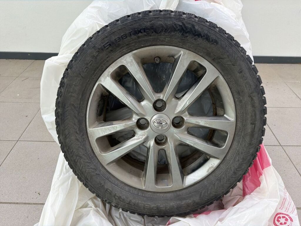 Toyota Yaris 2016 Punainen