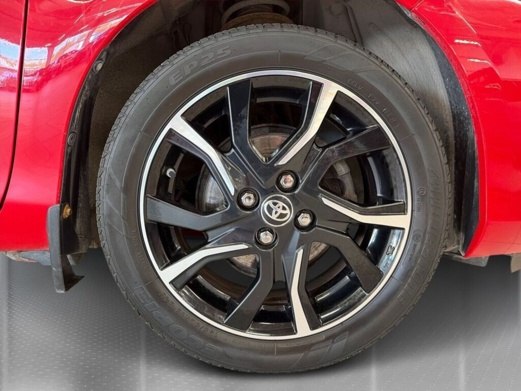 Toyota Yaris 2016 Punainen
