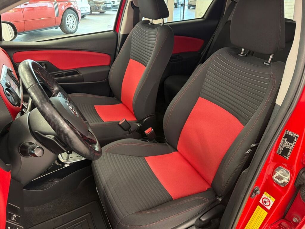 Toyota Yaris 2016 Punainen