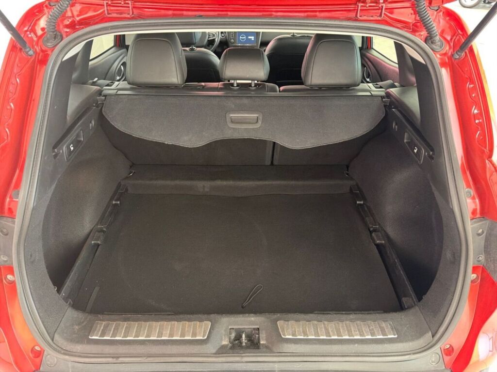 Renault Kadjar 2016 Punainen