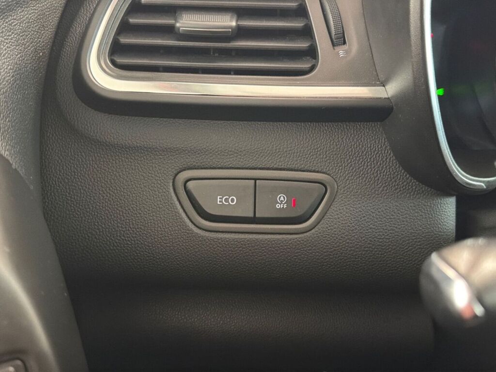 Renault Kadjar 2016 Punainen