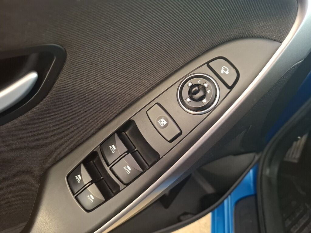 Hyundai i30 5d 2015 Sininen