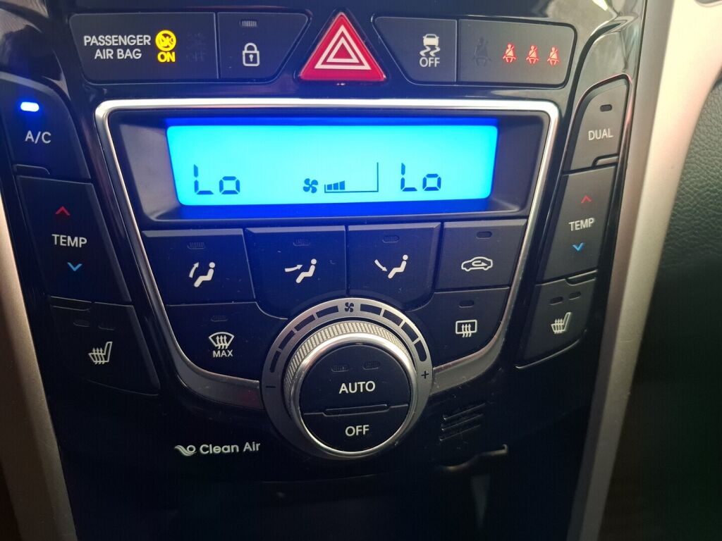Hyundai i30 5d 2015 Sininen
