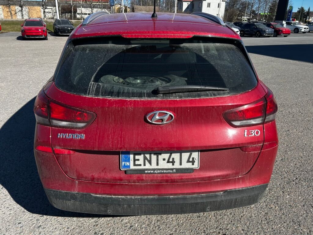 Hyundai i30 Wagon 2018 Punainen