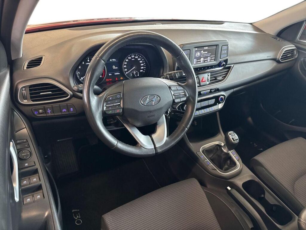Hyundai i30 Wagon 2018 Punainen