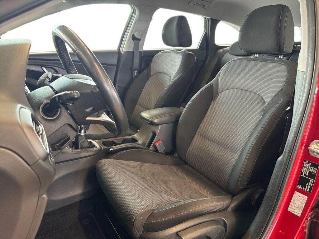Hyundai i30 Wagon 2018 Punainen