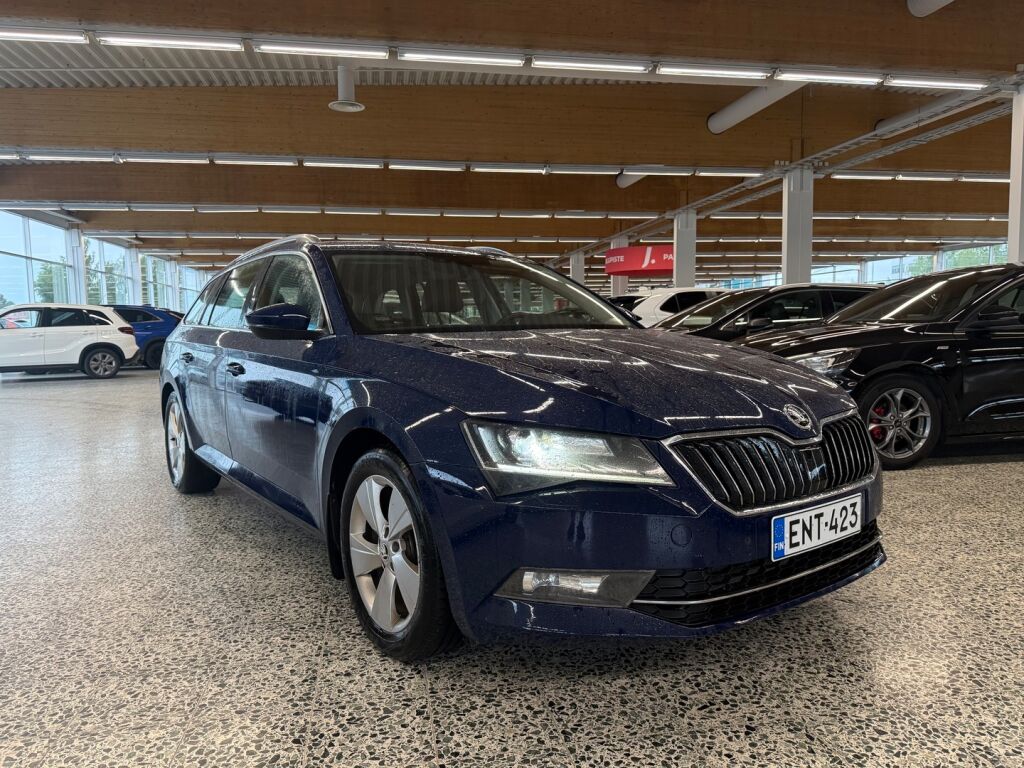Skoda Superb 2015 Sininen