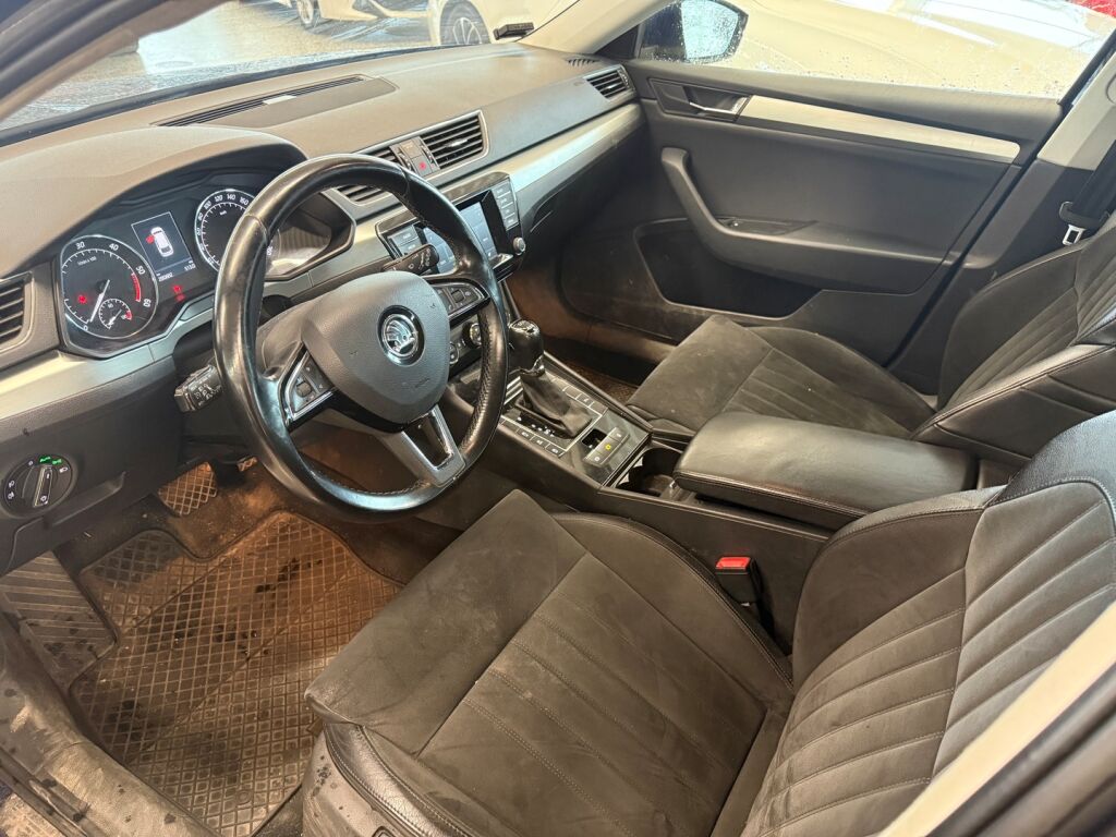 Skoda Superb 2015 Sininen