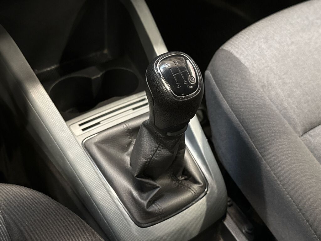 Skoda Fabia 2015 Valkoinen