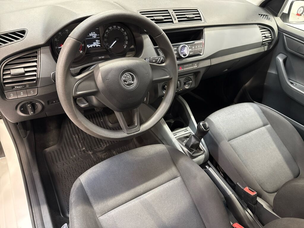 Skoda Fabia 2015 Valkoinen