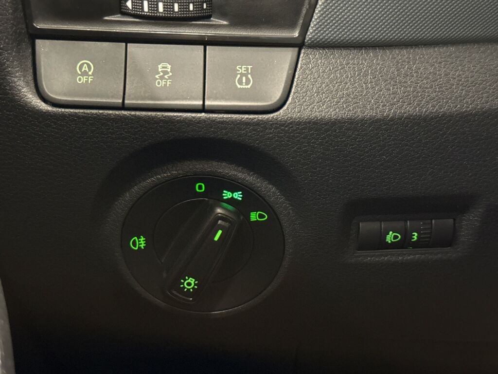 Skoda Fabia 2015 Valkoinen