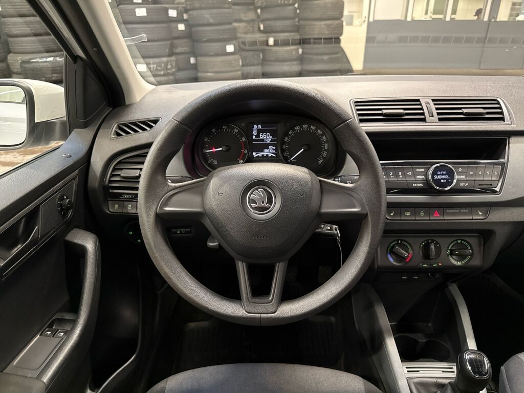 Skoda Fabia 2015 Valkoinen