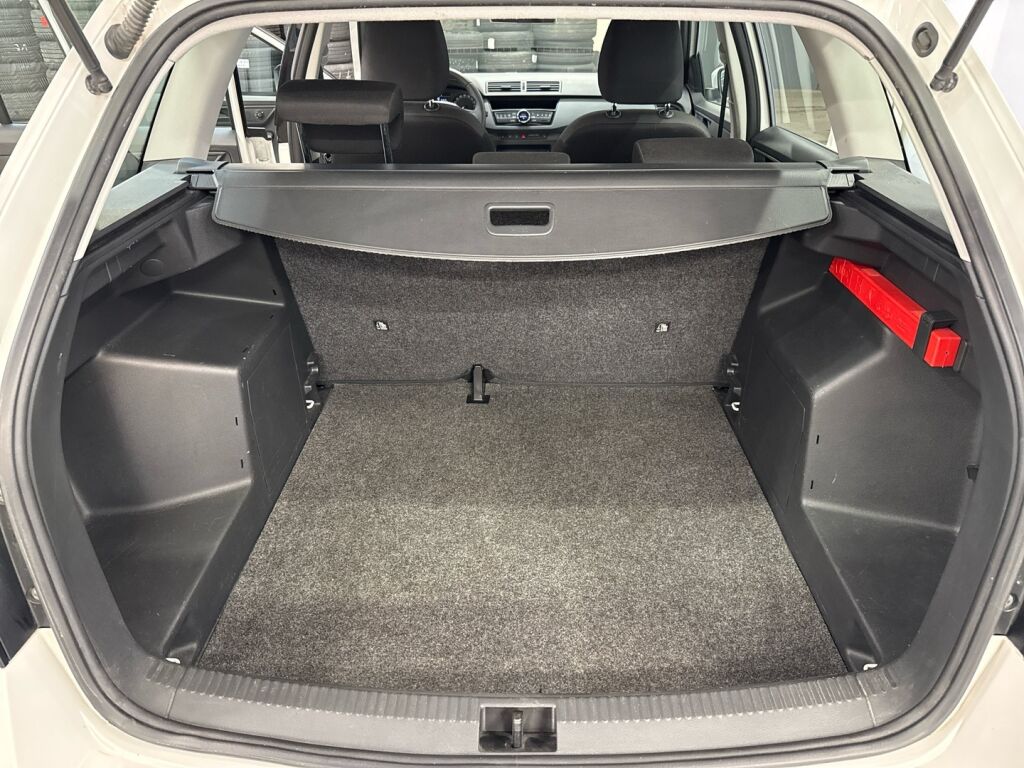 Skoda Fabia 2015 Valkoinen