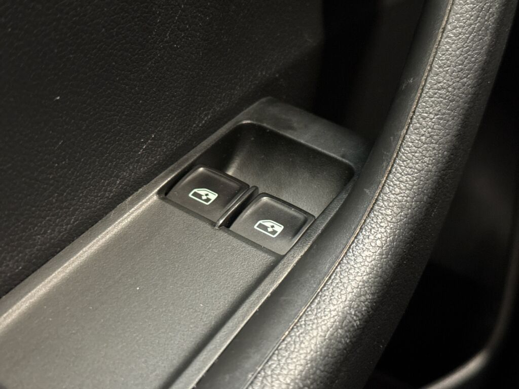 Skoda Fabia 2015 Valkoinen