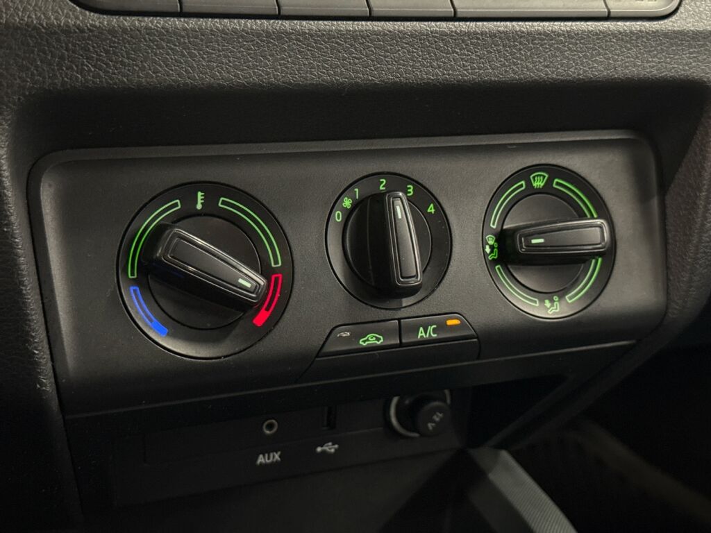 Skoda Fabia 2015 Valkoinen