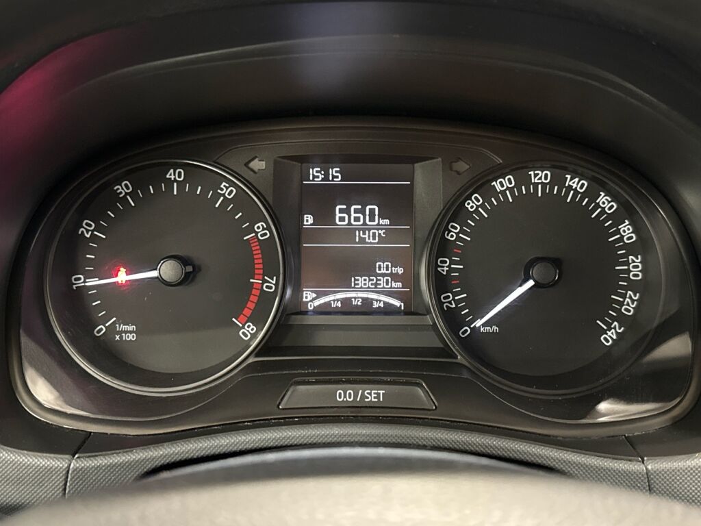 Skoda Fabia 2015 Valkoinen