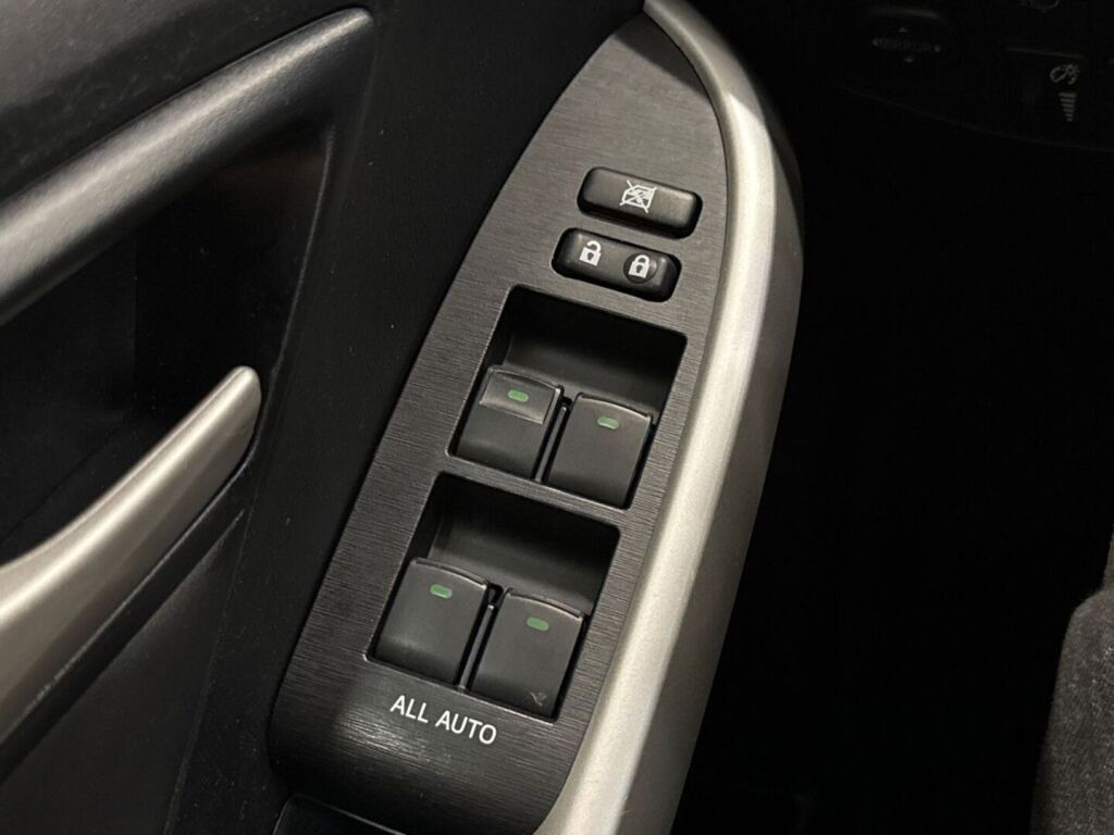 Toyota Prius PHEV 2015 Valkoinen