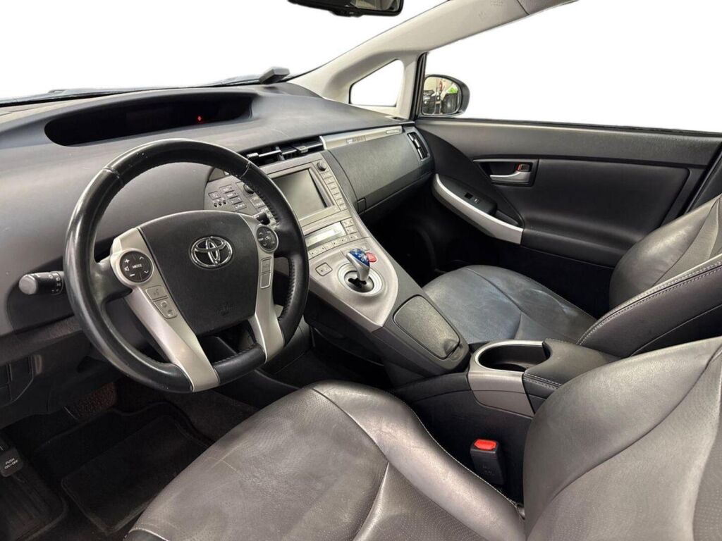Toyota Prius PHEV 2015 Valkoinen