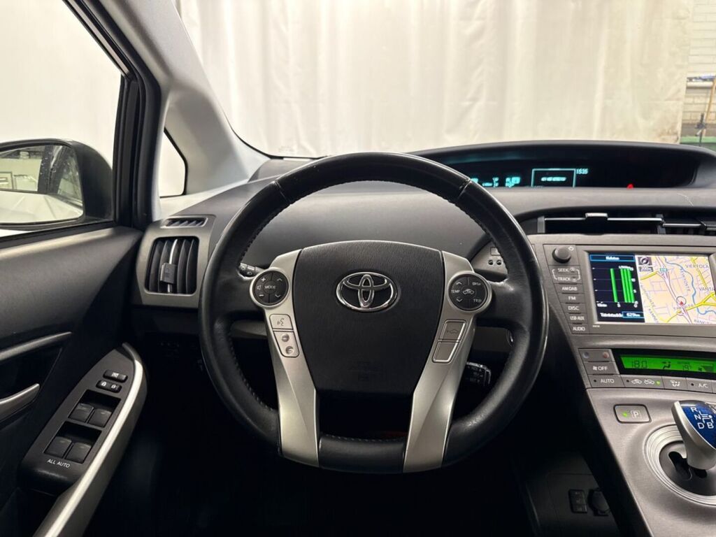 Toyota Prius PHEV 2015 Valkoinen