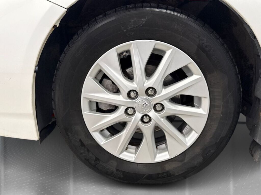 Toyota Prius PHEV 2015 Valkoinen
