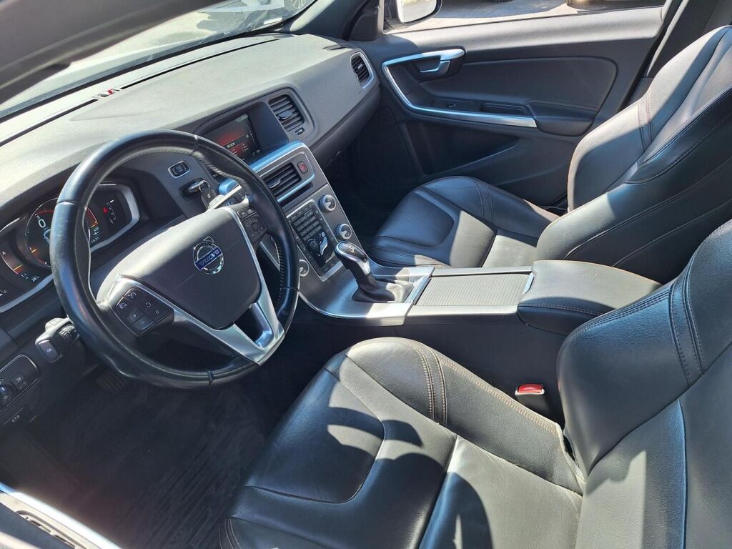 Volvo V60 Cross Country 2015 Valkoinen