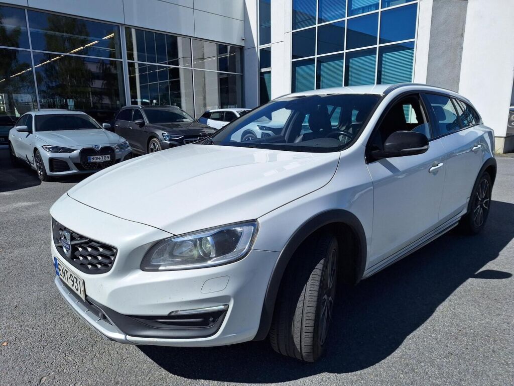 Volvo V60 Cross Country 2015 Valkoinen