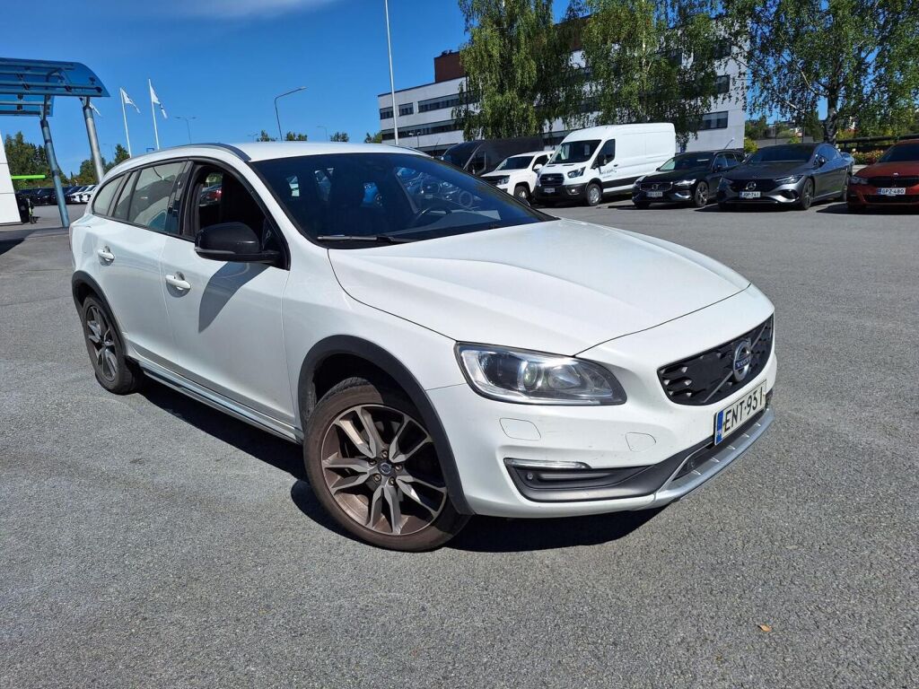 Volvo V60 Cross Country 2015 Valkoinen