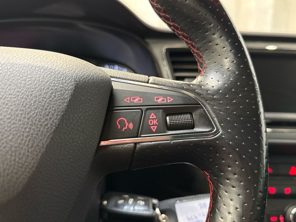 Seat Leon 2015 Sininen