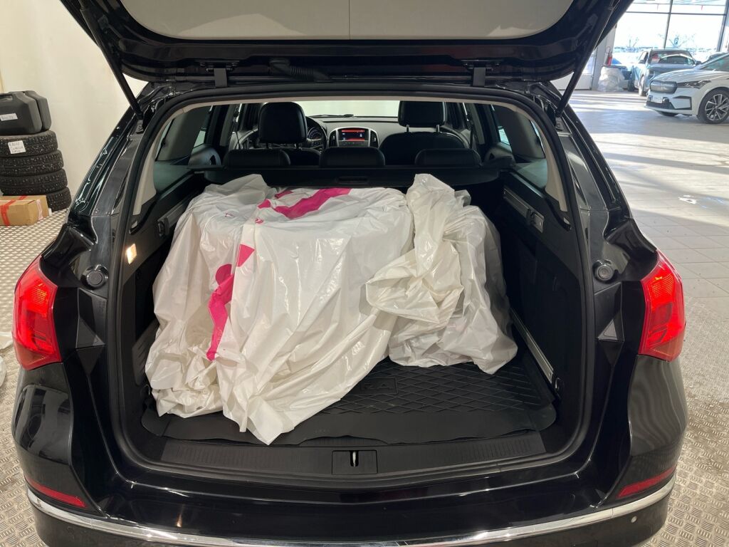 Opel Astra 2016 Musta