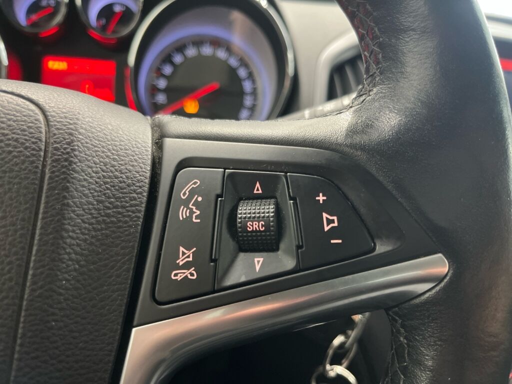 Opel Astra 2016 Musta