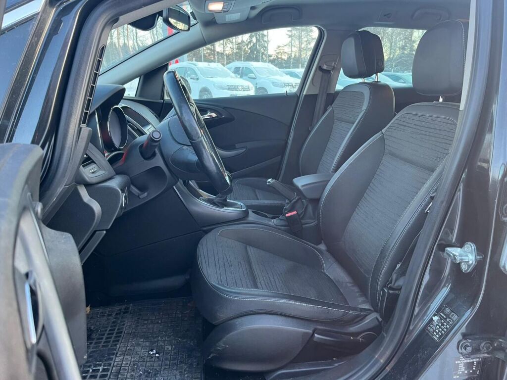 Opel Astra 2016 Musta