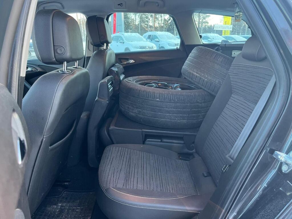 Opel Astra 2016 Musta